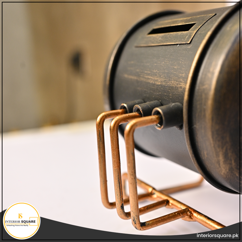 Vintage Metallic Table Clock