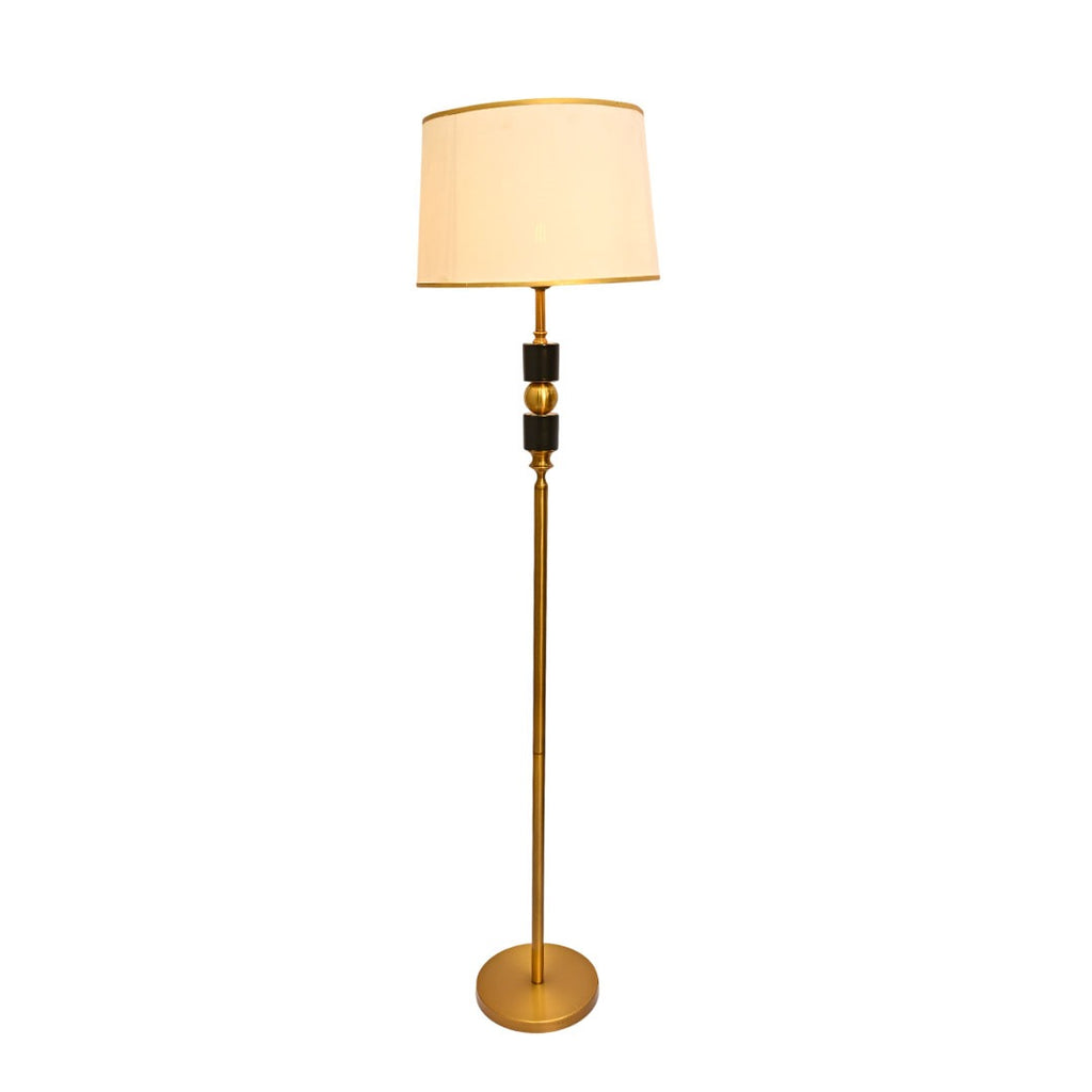 Modern Edge – Matte Black Floor Lamp