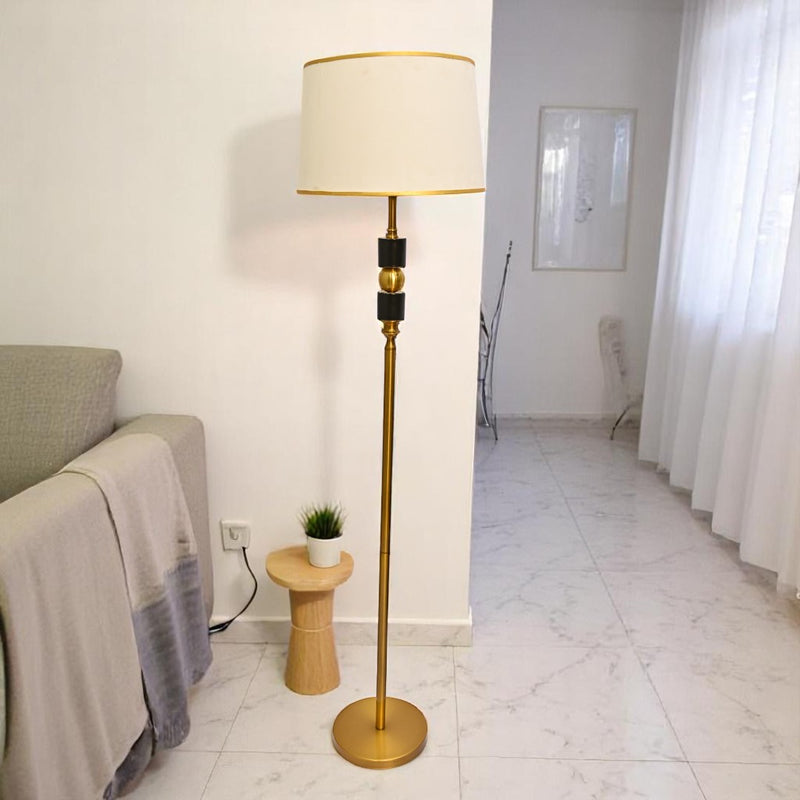 Modern Edge 64 – Matte Black Floor Lamp