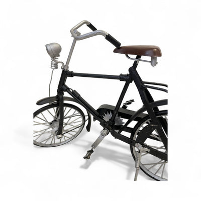 Metallic Table Cycle