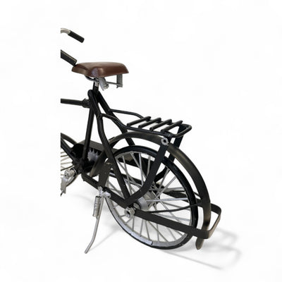 Metallic Table Cycle