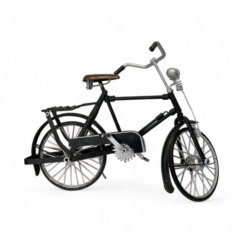 Metallic Table Cycle