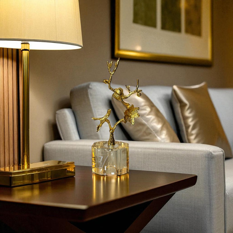 Radiant Crystal Décor Piece – Timeless Tabletop Accent