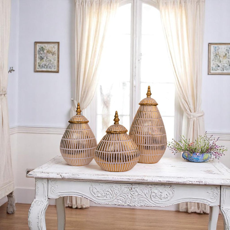 Lacquered-golden Table Jar