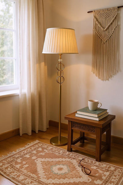 Obsidian Rise – Matte Gold Floor Lamp