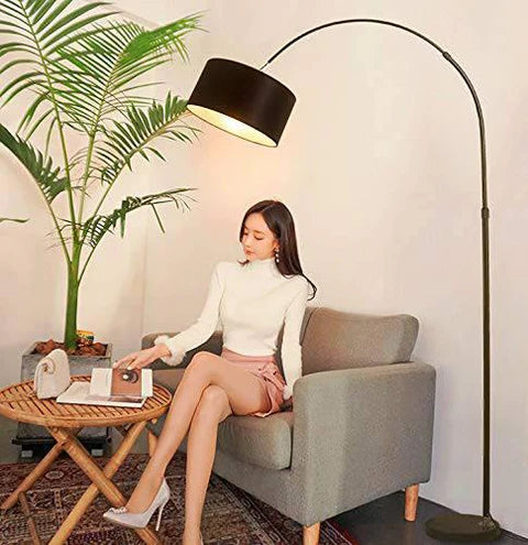 ForgeGlow Arc – Black Metal Arc Lamp