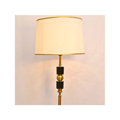 Modern Edge 64 – Matte Black Floor Lamp